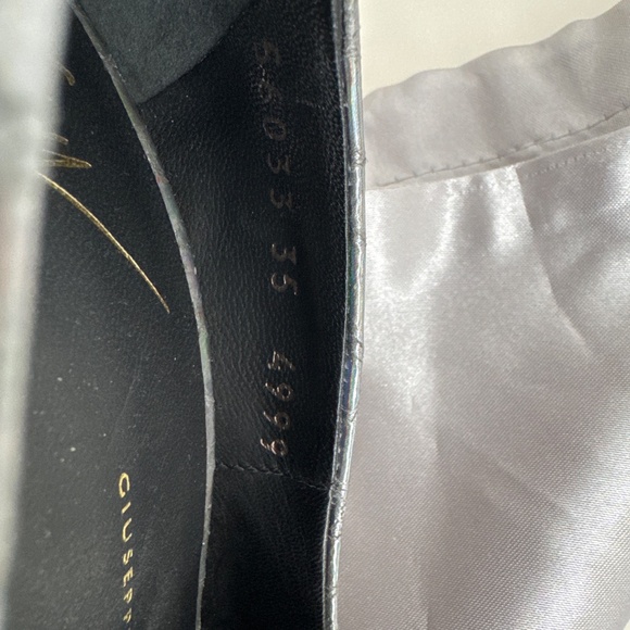 GIUSEPPE Zanotti Silver Iridescent Size 5 -4.25” Heels with Dust Cover - Picture 9 of 17